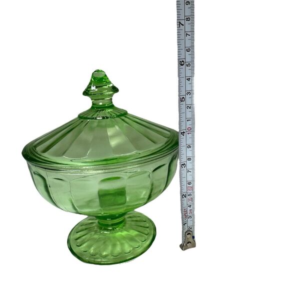 Hazel Atlas Vtg Pedestal Ribbon Compote Candy Dish & Lid Green uranium Glass - Picture 9 of 11